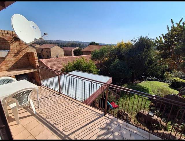 3 BEDROOM TOWNHOUSE FOR SALE IN NEW REDRUTH